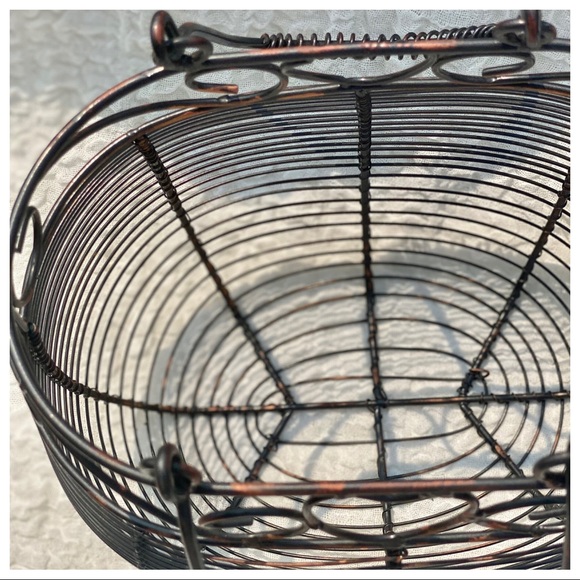 VTG Shabby Chic Farmhouse Egg Metal Oval ❤️ Detail Decorative Basket - Picture 11 of 12